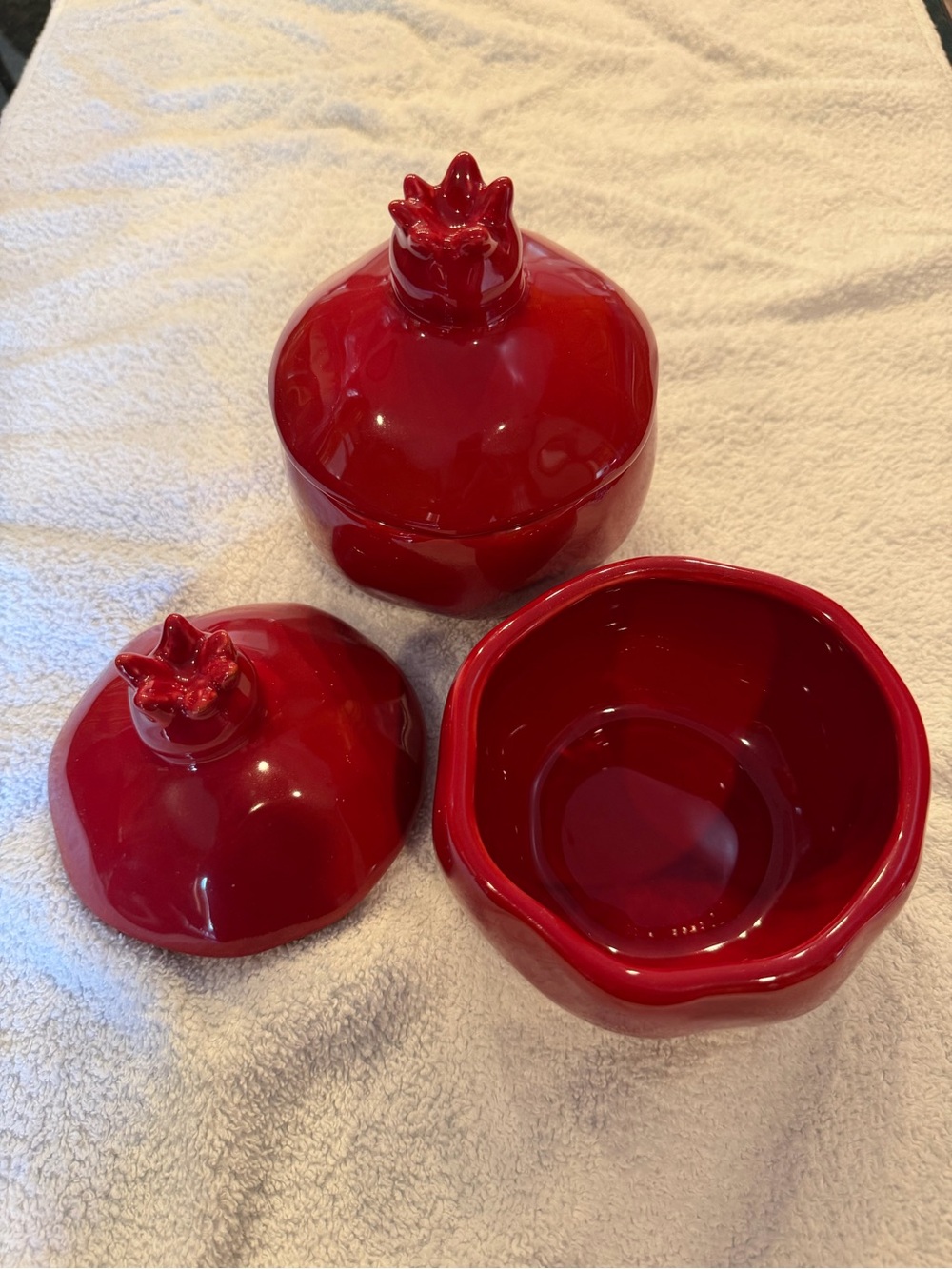 Williams Sonoma Red Pomegranate Ceramic Covered Bowls